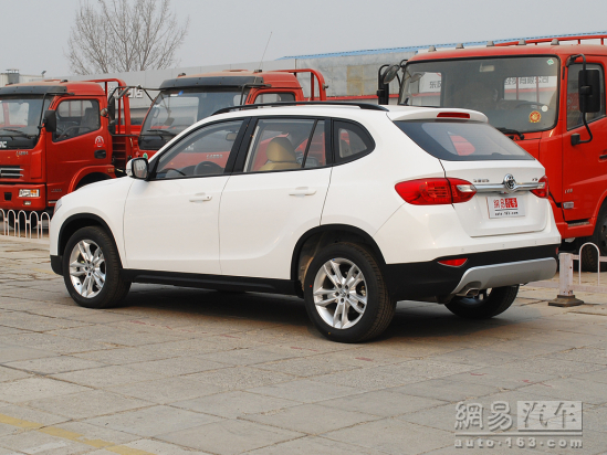 中华V5 2011款 1.6MT两驱舒适型