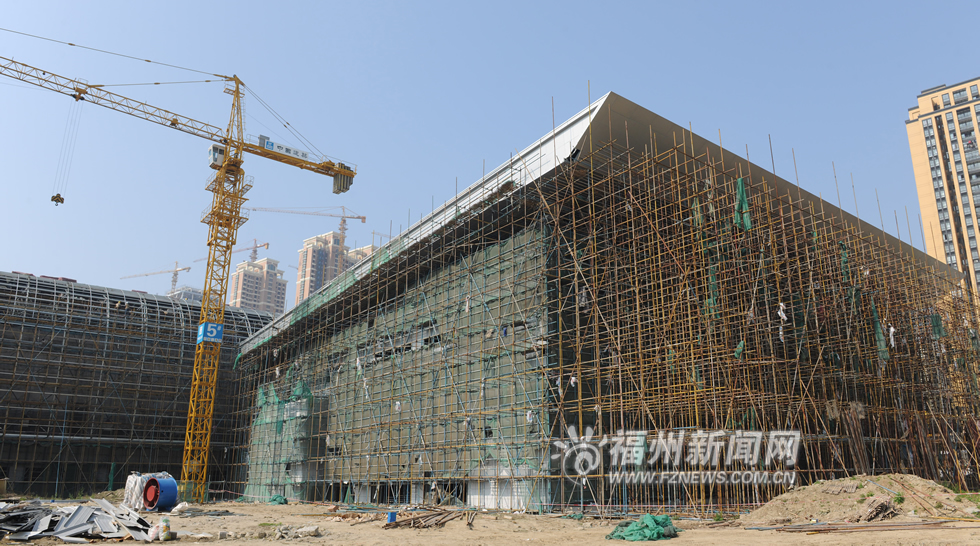 马尾综合体育馆主体结构已封顶　主体于10月完工