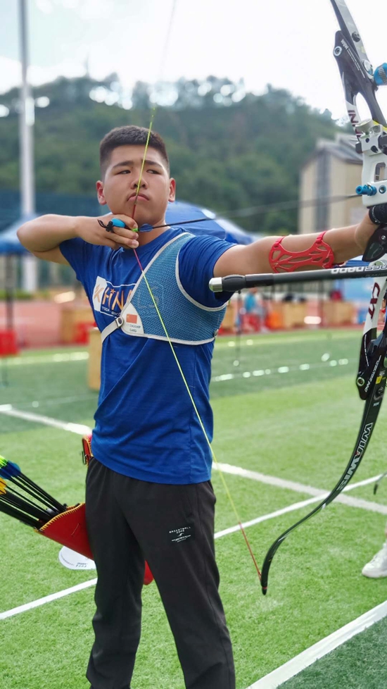 我区射箭运动员省运会摘金