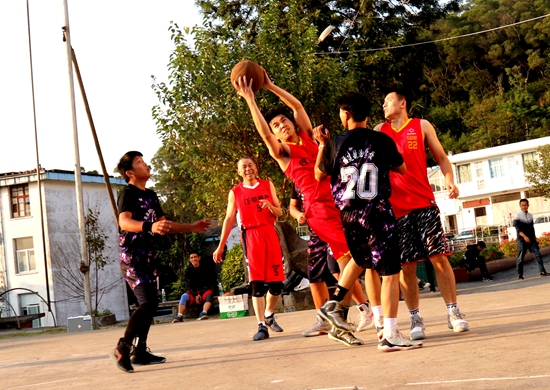 共创平安校园   警校篮球友谊赛开赛