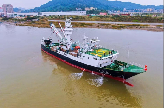 马尾造船成功交付13.5米宽大型金枪鱼围网入级渔船