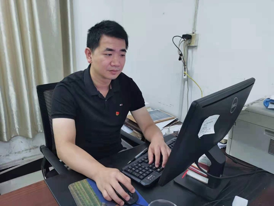 奉献不言苦 追求无止境