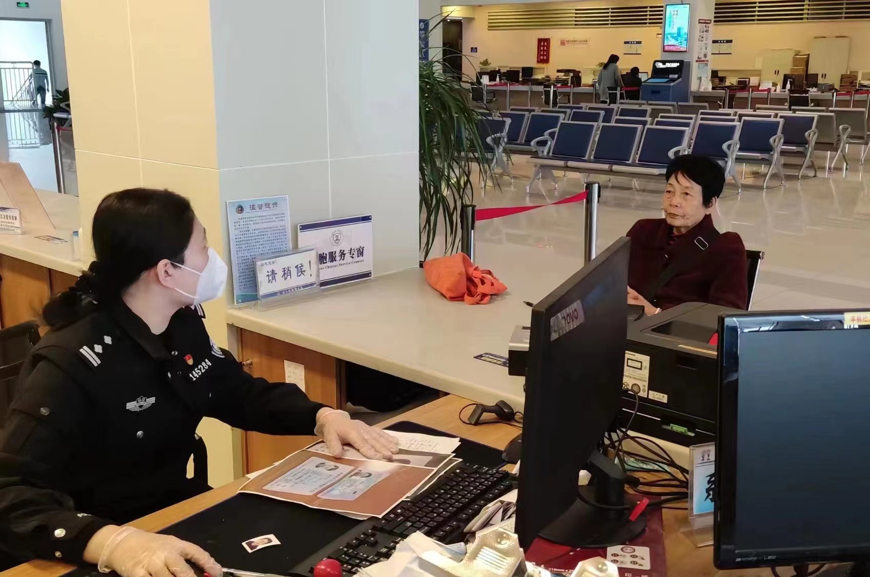 独居香港老太太丢失证件 出入境民警热心帮助