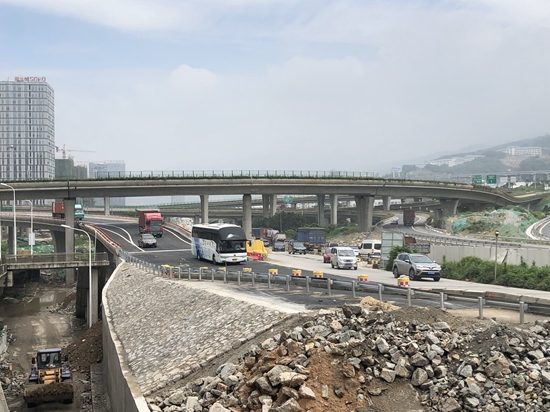 三江口大桥A匝道正式通车