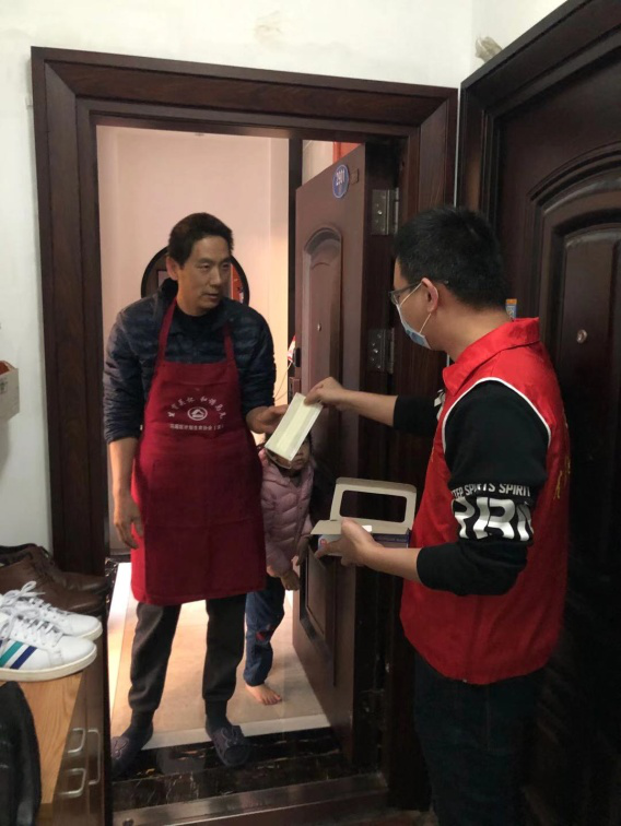 儒江村在美华侨为家乡捐赠8490个口罩