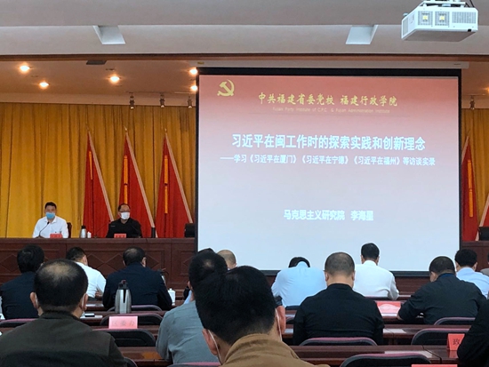 区委理论学习中心组（扩大）会议召开
