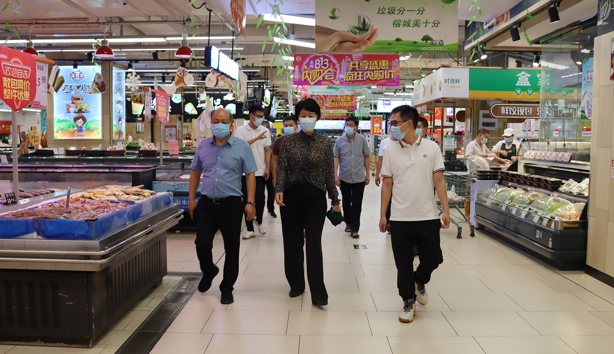 林群慧带队检查督导夏季食品安全攻坚专项行动