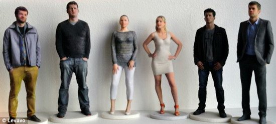 英国最新3D技术24小时打印迷你人物模型