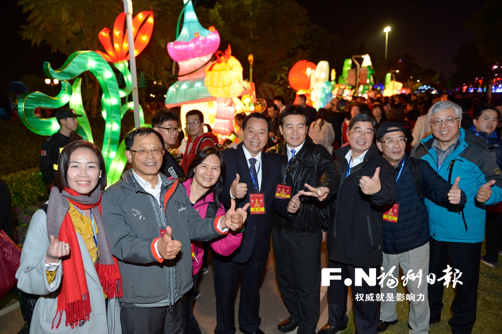 第十七届“两马同春闹元宵”活动亮灯