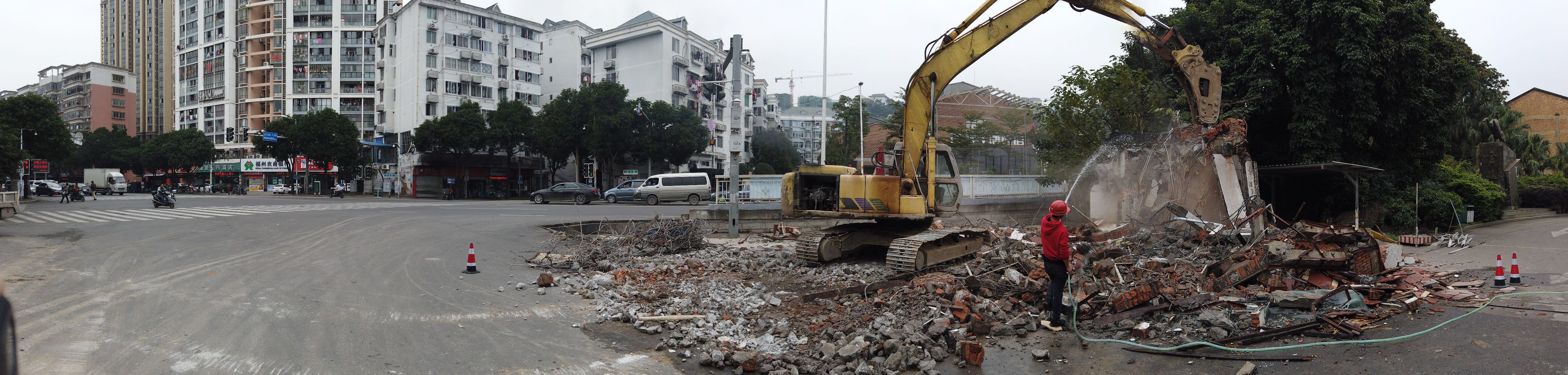  港口路下穿及市政基础设施配套工程交通导改工作启动