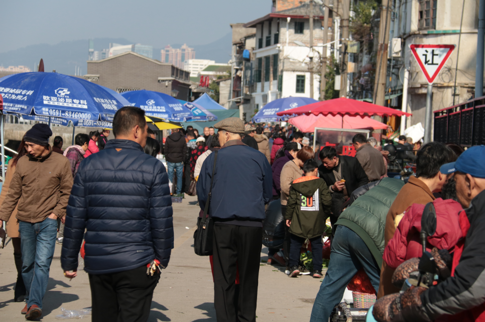 马尾旧镇市场年味浓