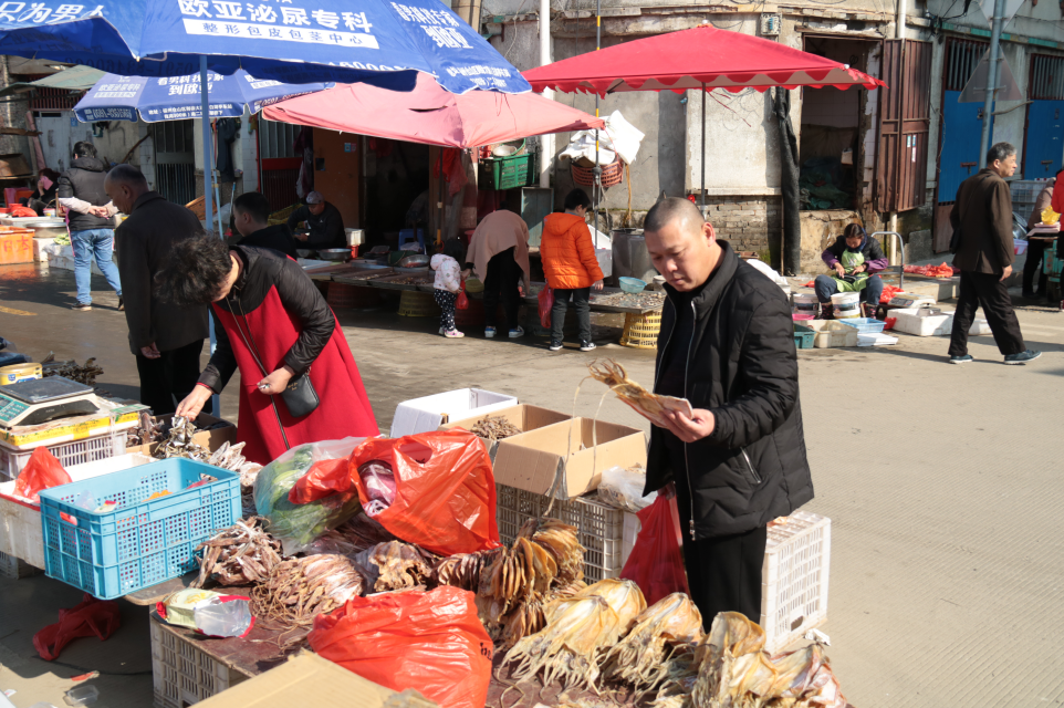 马尾旧镇市场年味浓