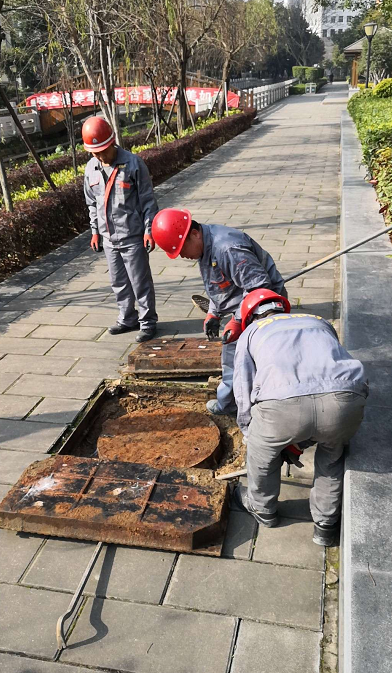 小区污水横流  各部门响应居民诉求