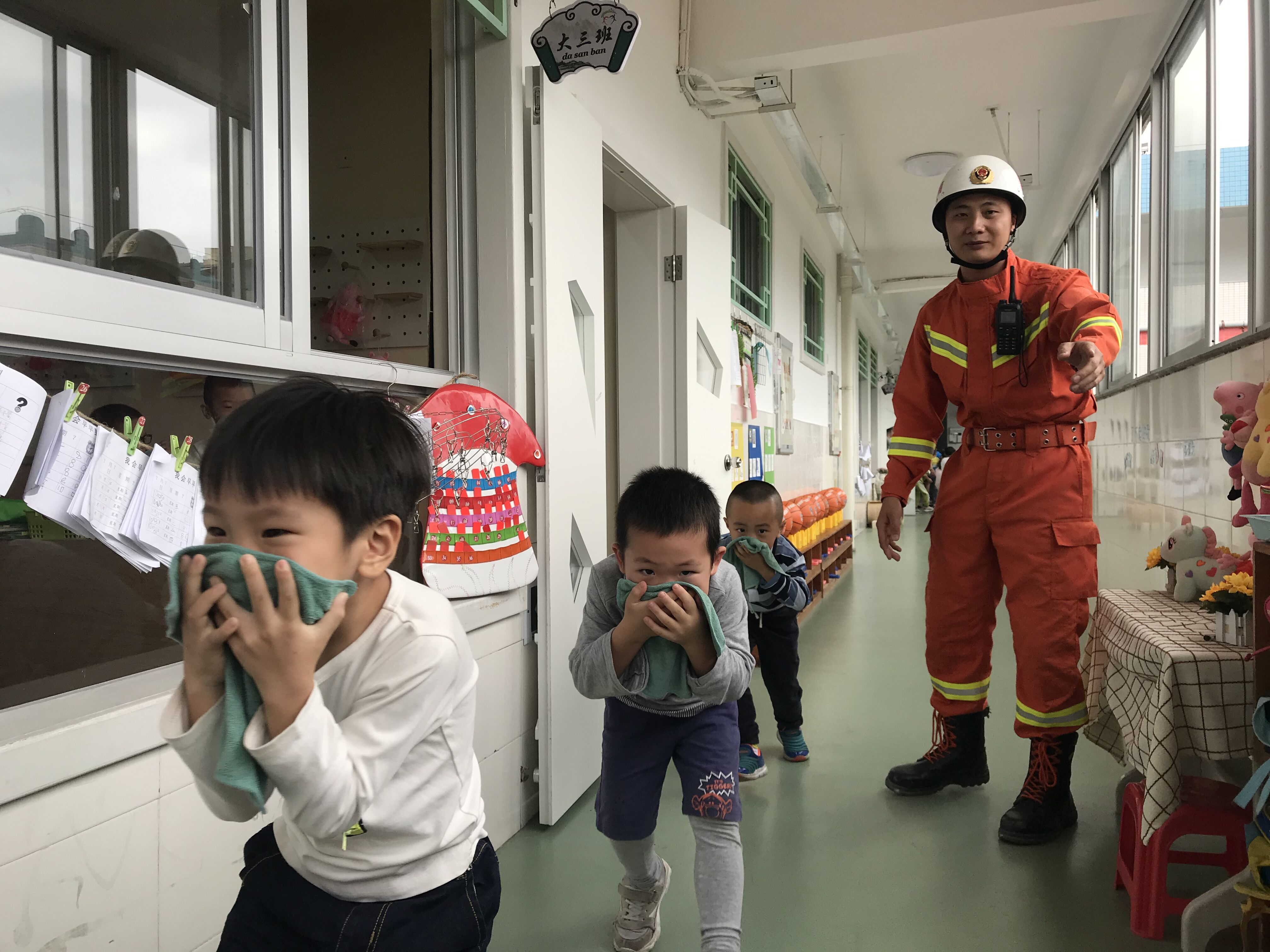 亭江中心幼儿园开展“119消防主题日”宣传活动