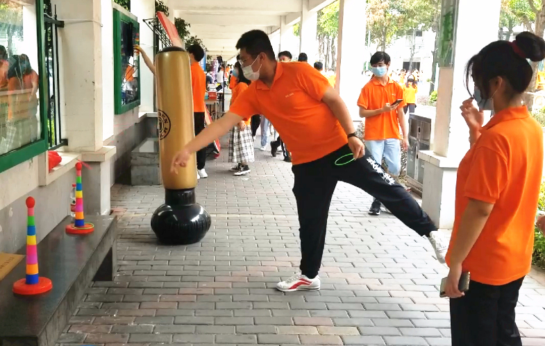 大“孩子”的别样六一节