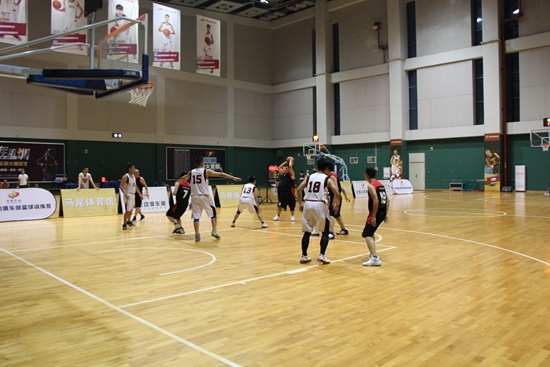 福州市运动会行业组篮球赛开赛