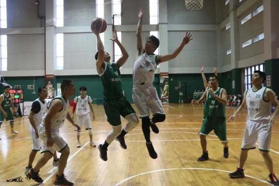“龙旺杯”篮球赛在马尾体育馆开赛