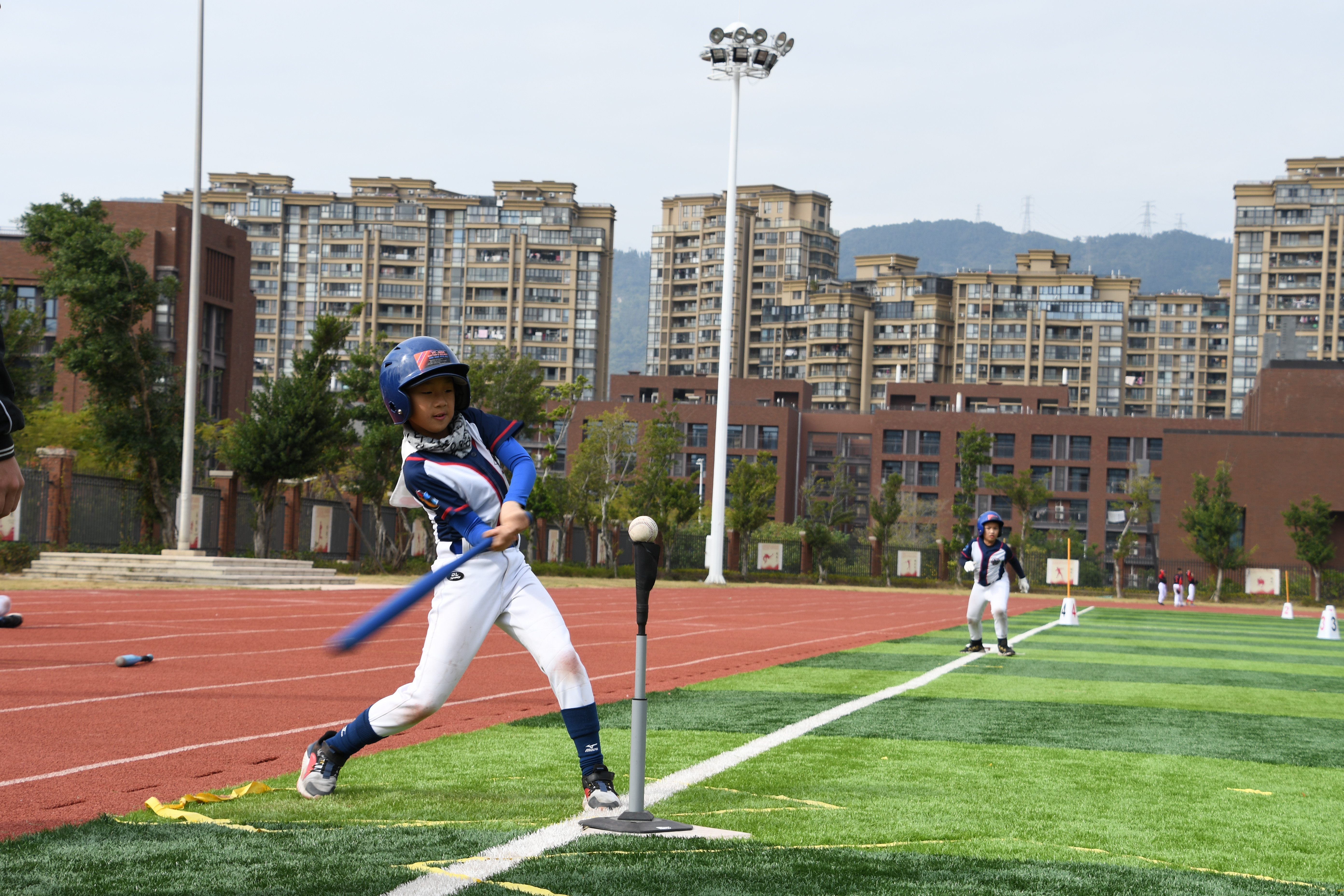 魁岐小学棒球获佳绩 捧回乙组冠军、甲组季军