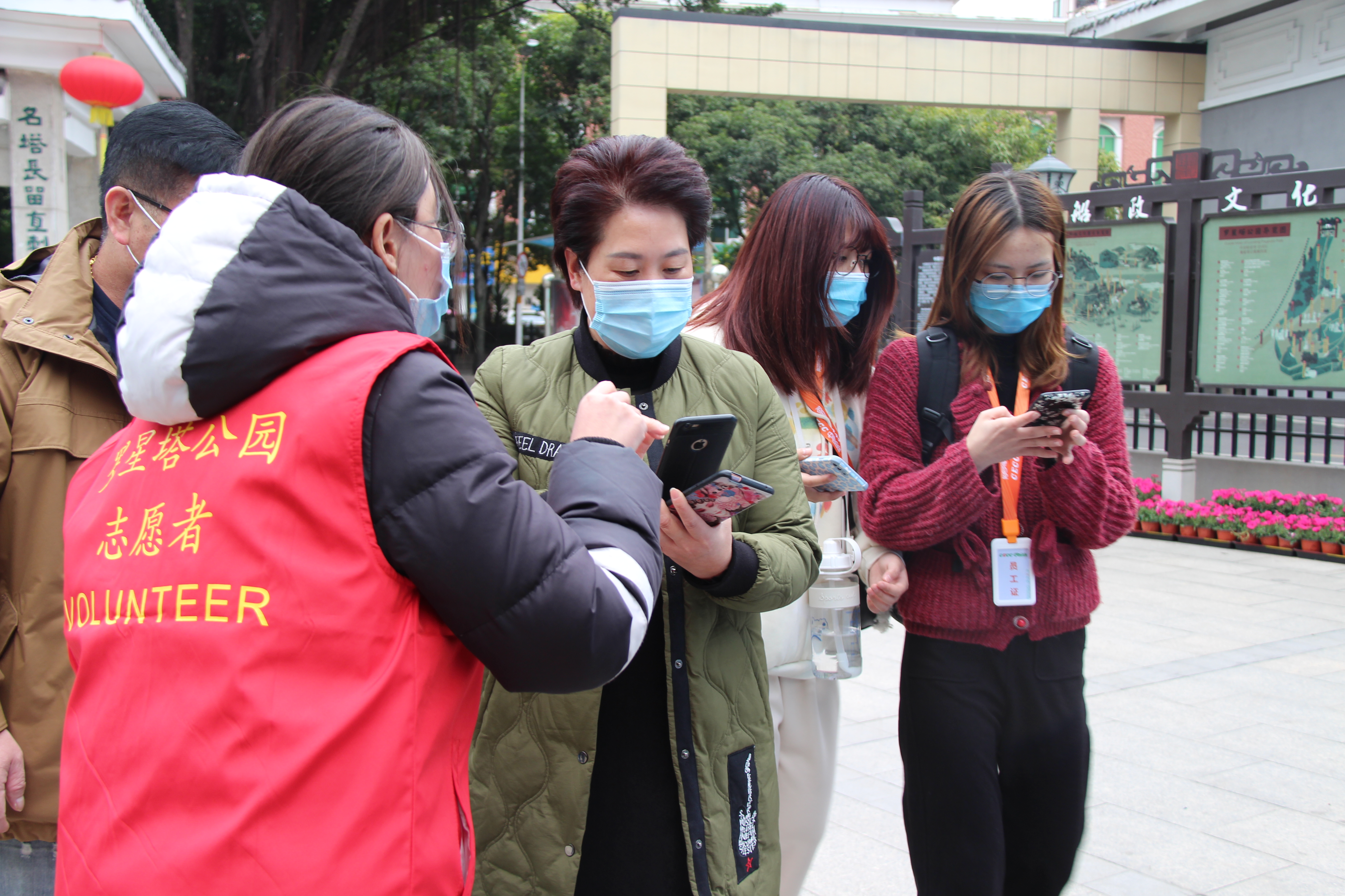 马尾区公共场所筑牢疫情防控安全屏障