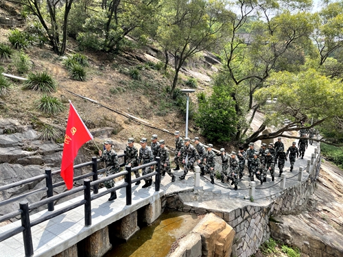 马尾组织退役大学生士兵到革命纪念馆开展党史学习教育