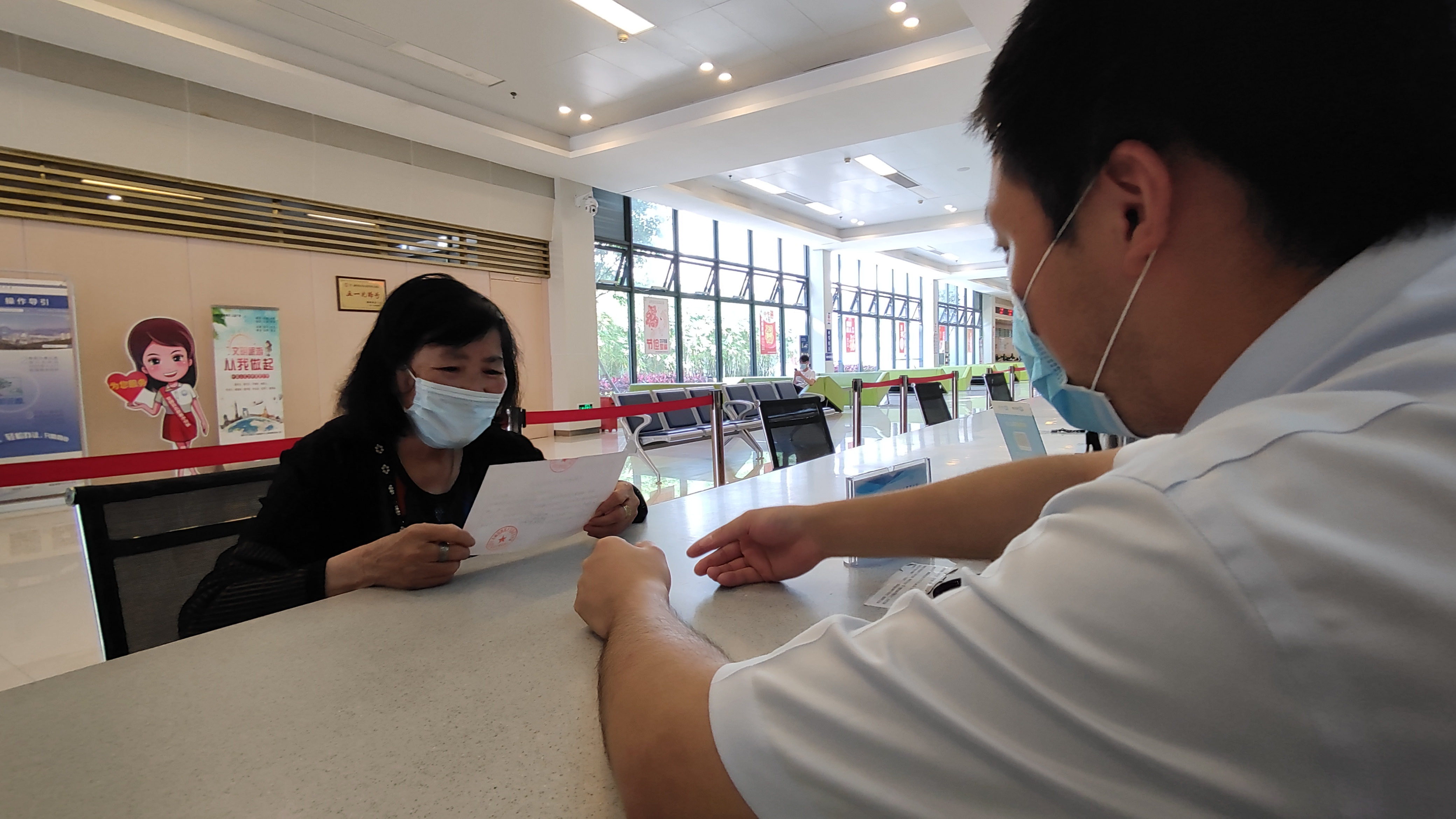 我为群众办实事丨警侨协作破难题八旬港胞恢复内地户籍