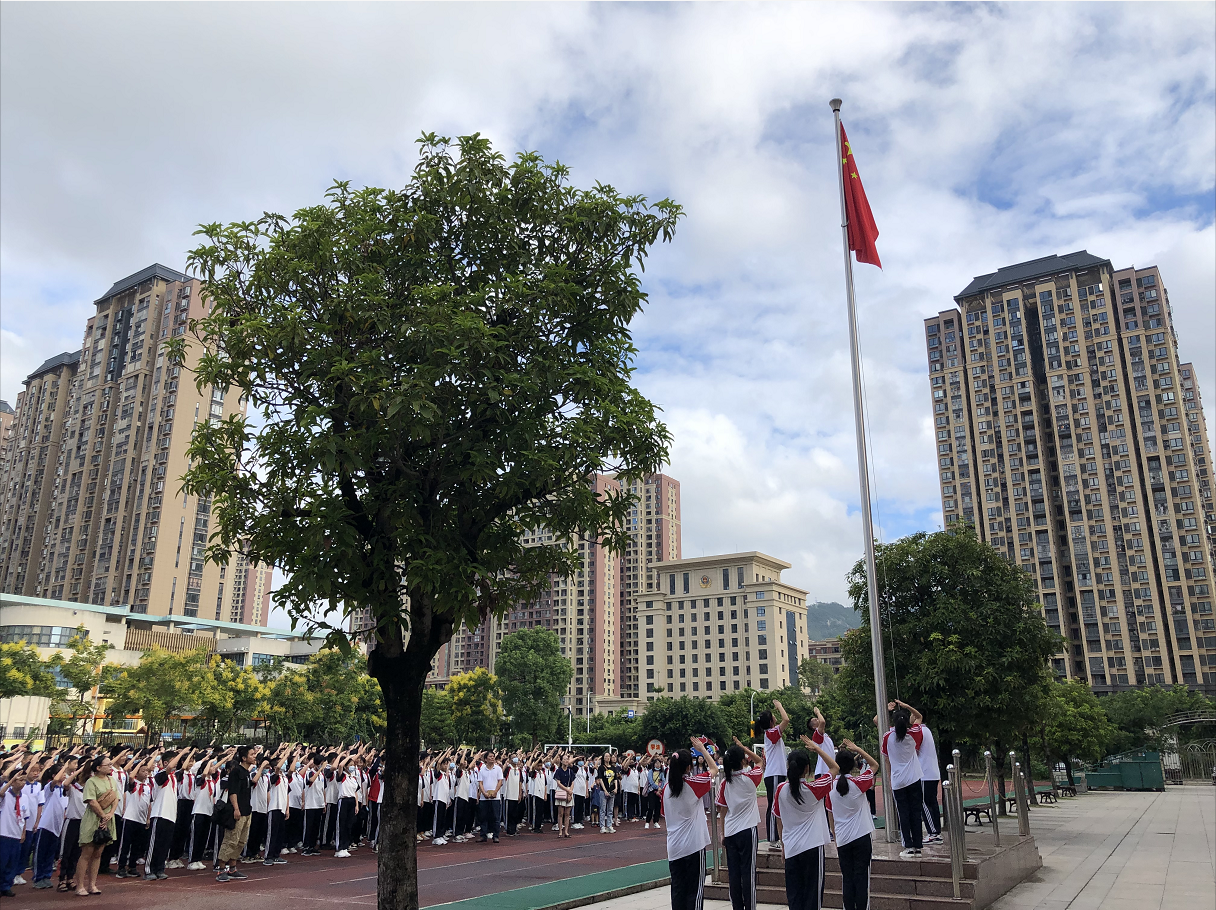 开学第一天，“神兽”们都在干啥？