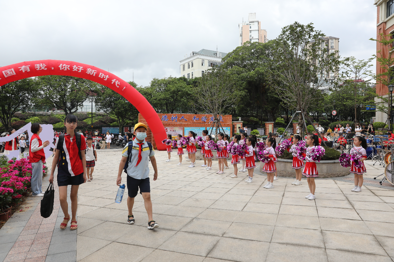 开学第一天，“神兽”们都在干啥？