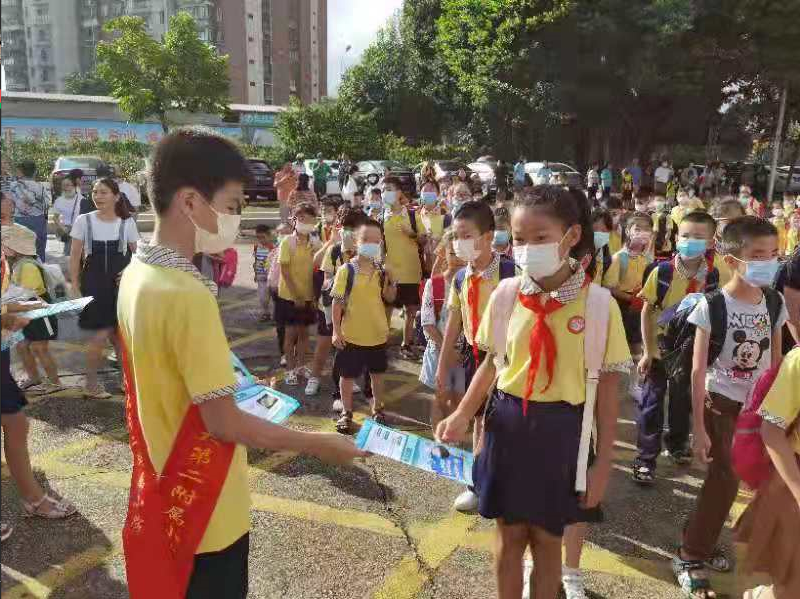 开学第一天，“神兽”们都在干啥？