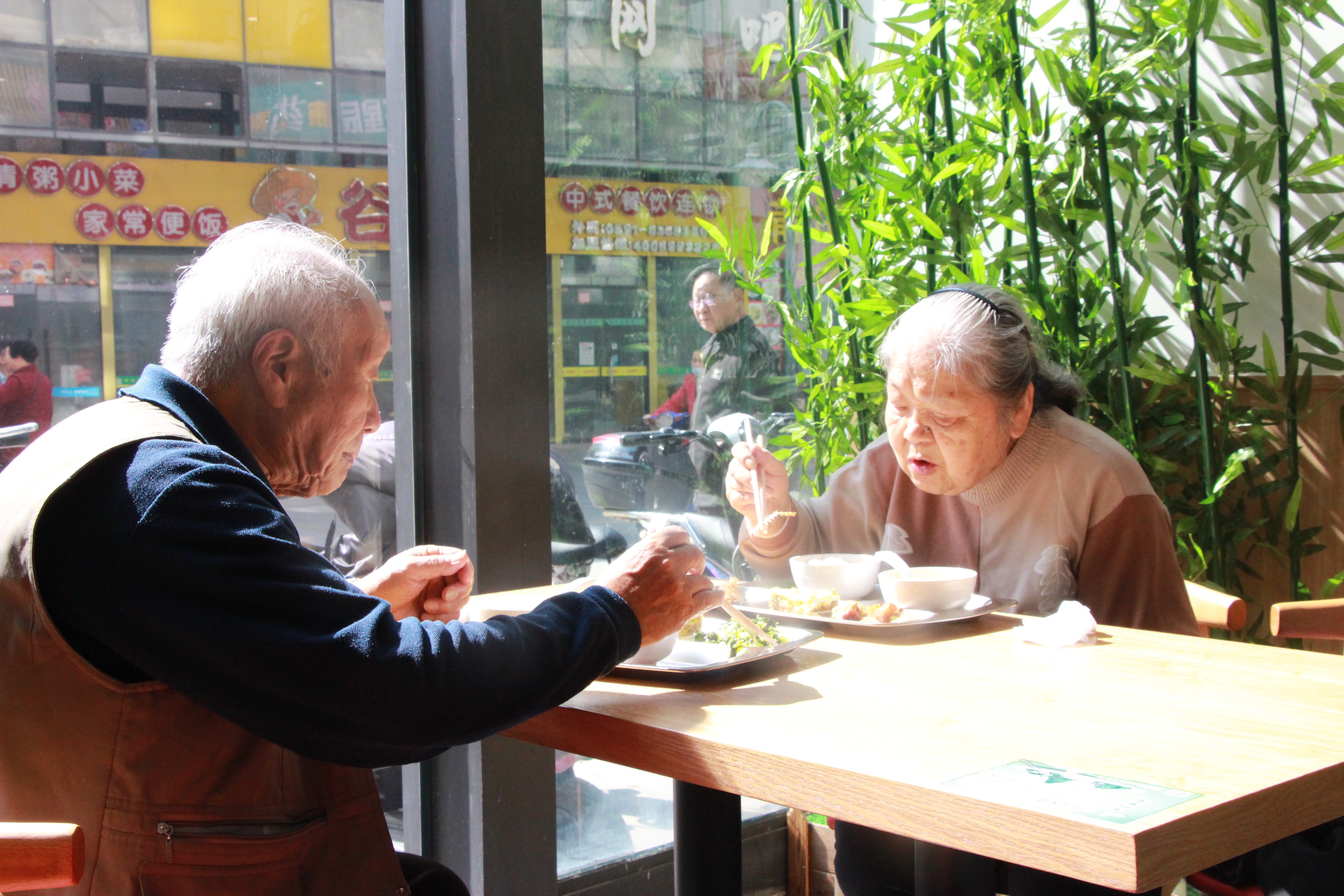 “长者食堂”再升级 菜好量足还实惠