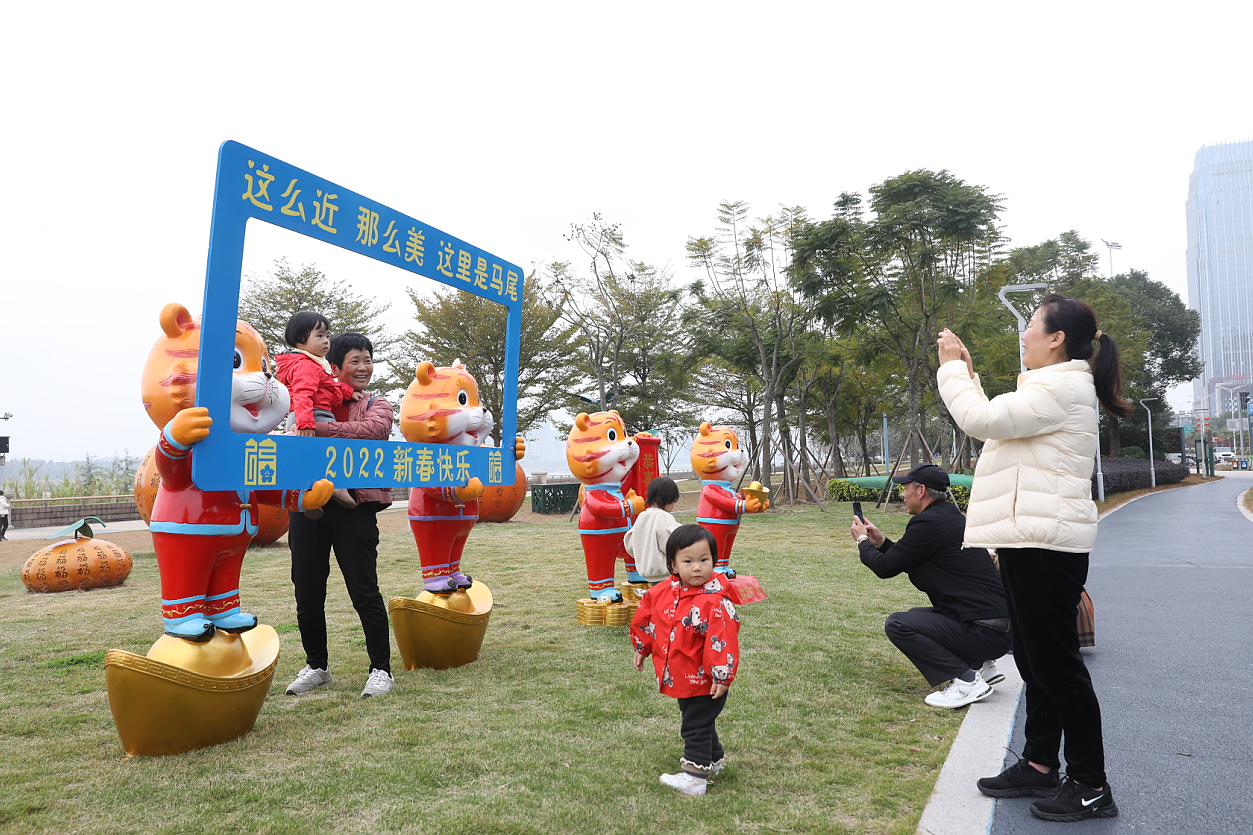 第二十届“两马同春闹元宵”灯会即将亮灯