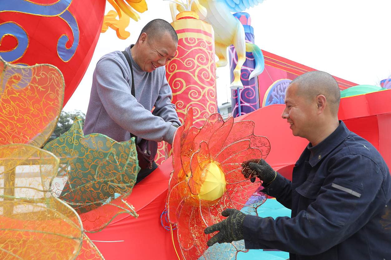 第二十届“两马同春闹元宵”灯会即将亮灯