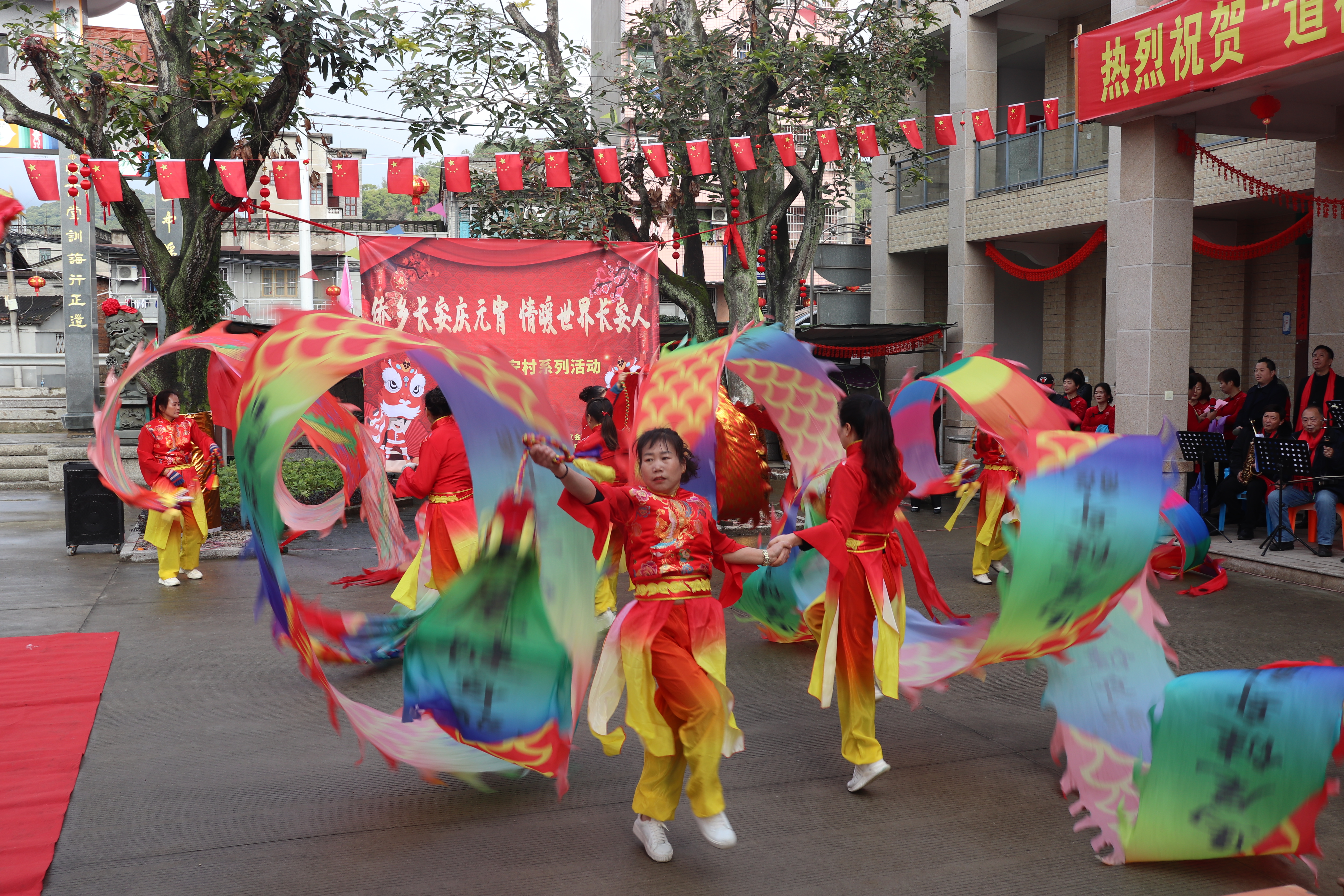 文艺庆元宵 文明满乡村