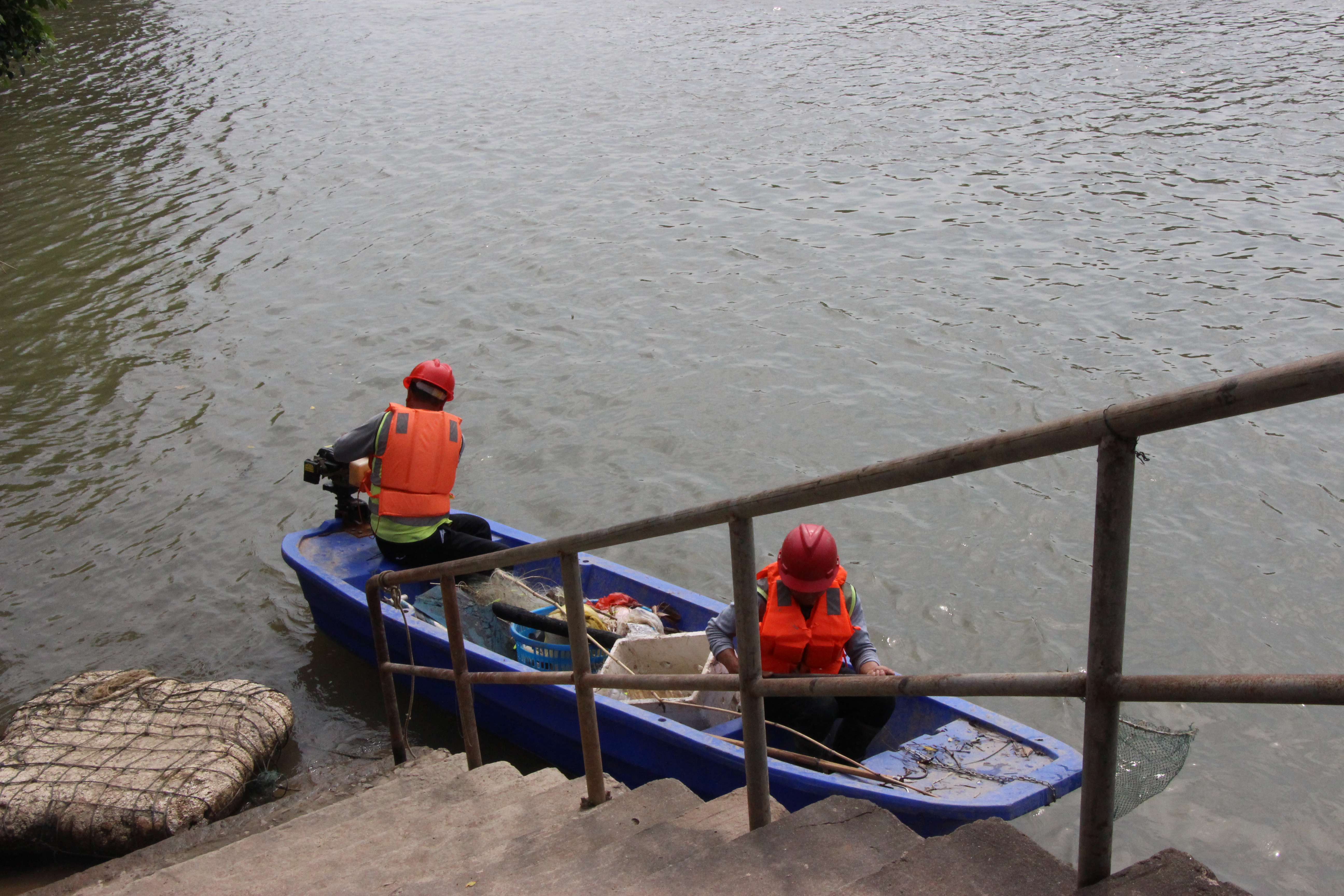 百余名志愿者参与！亭江镇用实际行动再掀“护河爱水 清洁家园”行动热潮