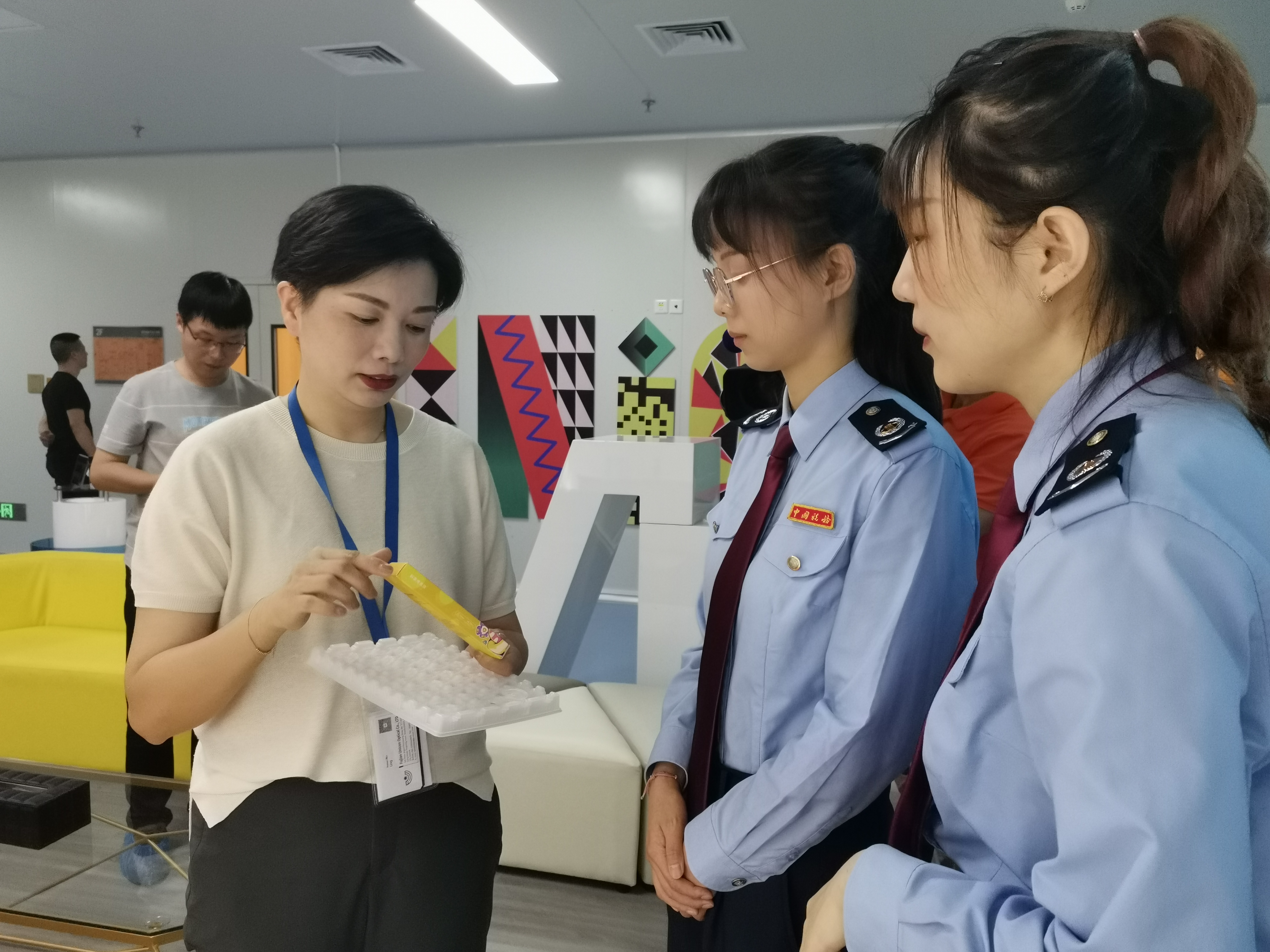 退税“及时雨”为企业发展添“翼”