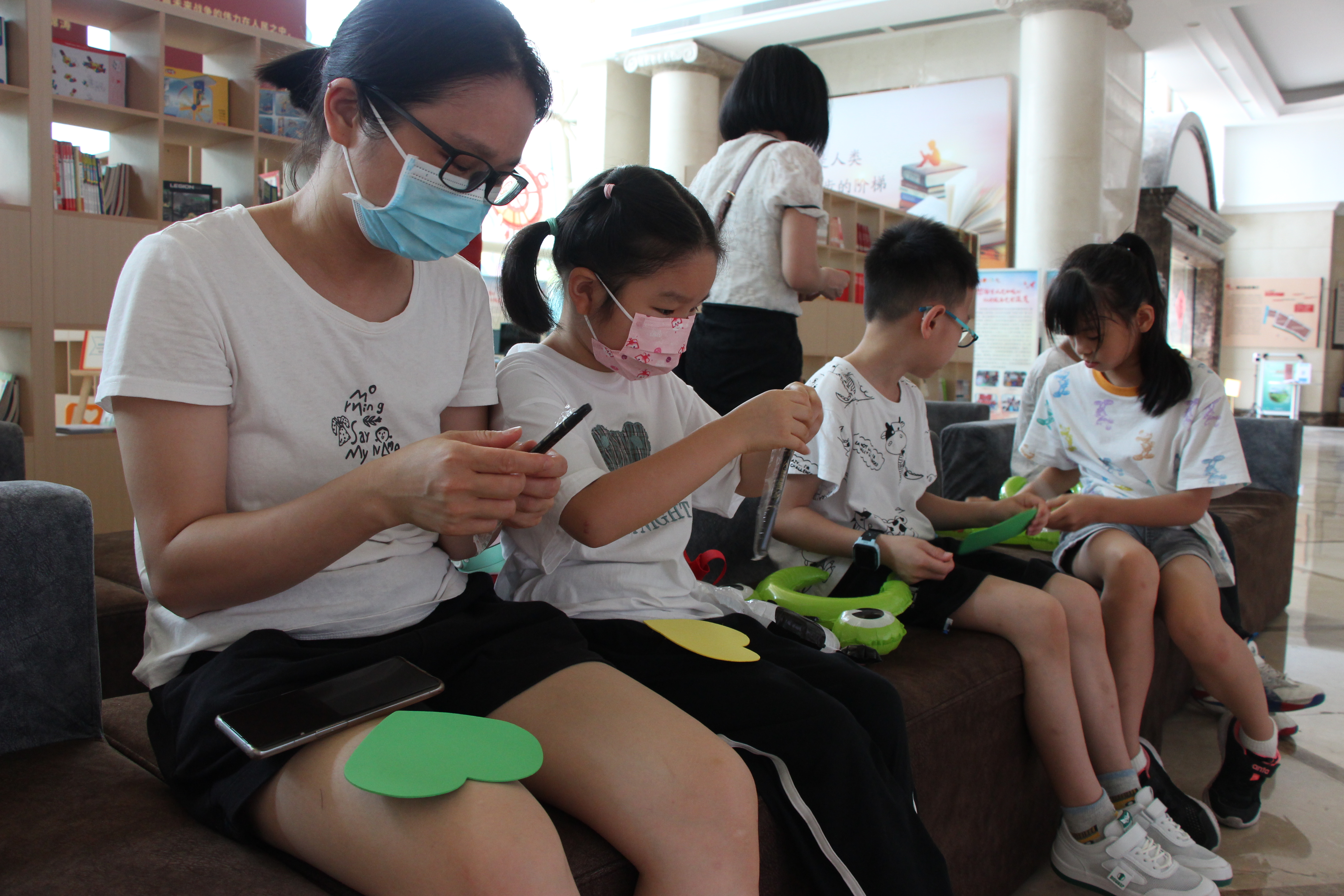 滨江社区青少年暑期成长营成功开营