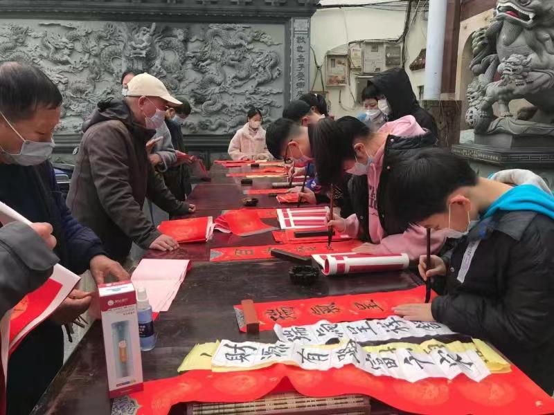 写春联 送祝福 琅岐小小书法家迎春送“福”