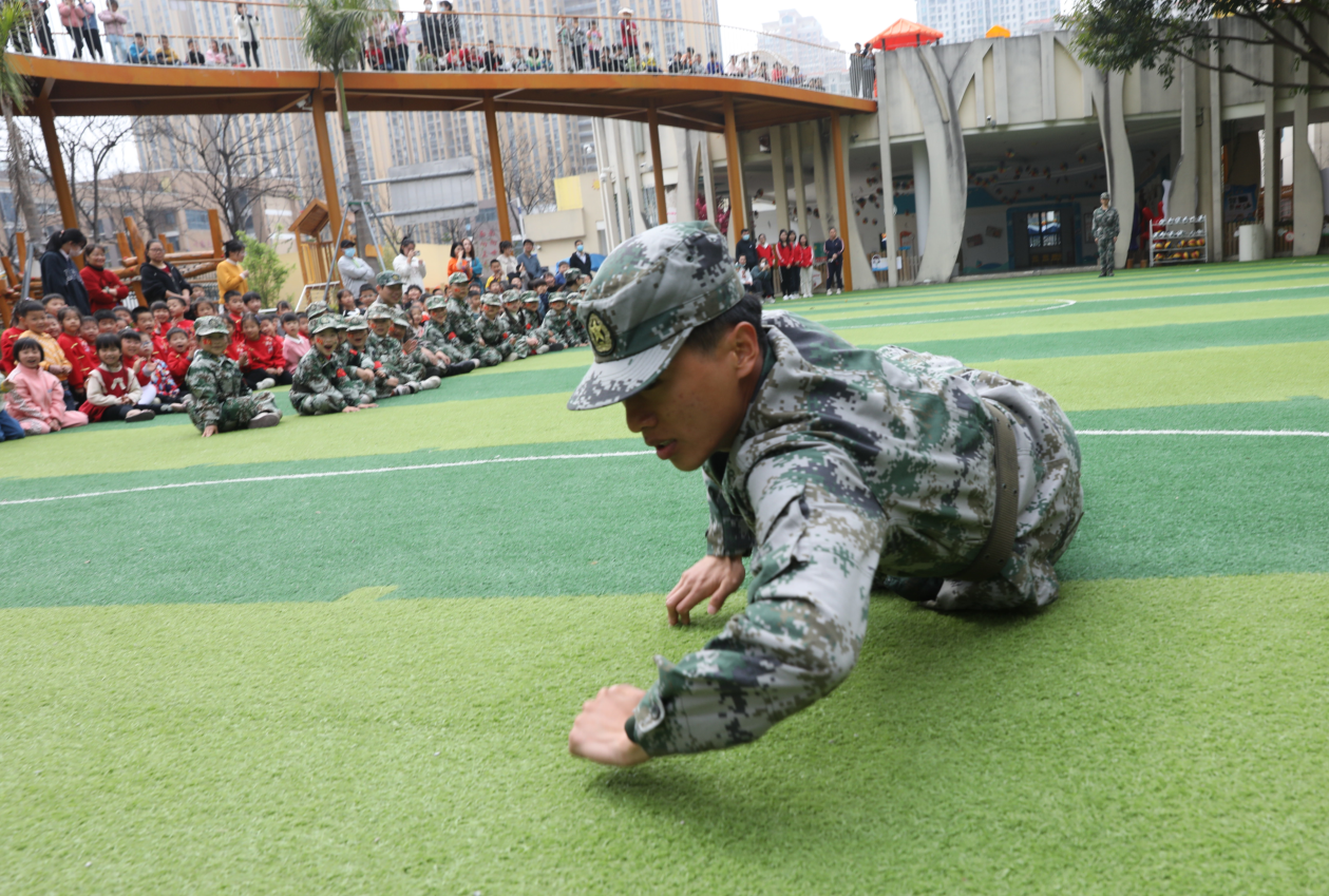 小小升旗手闯关成功 今日结营