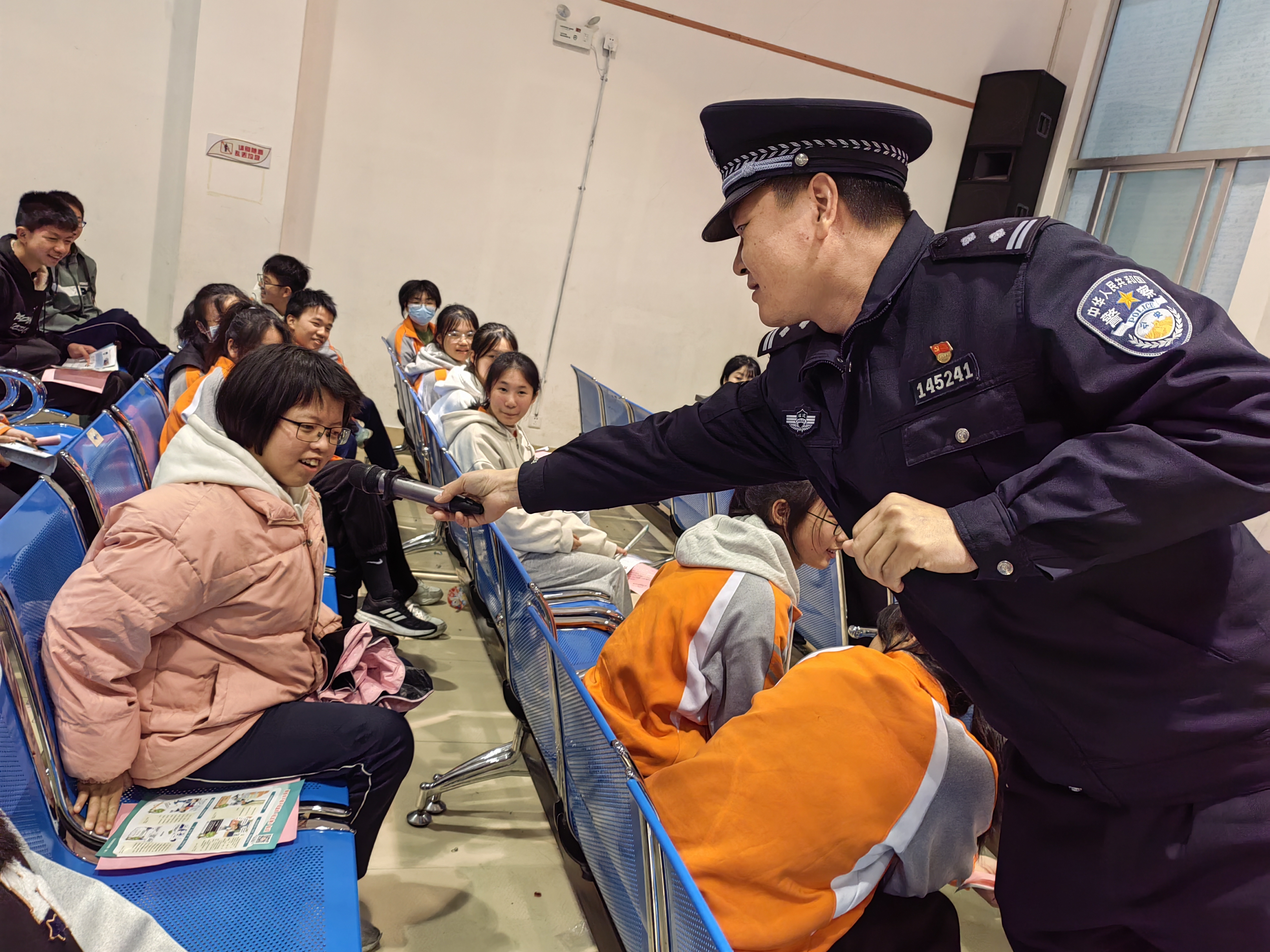 琅岐海防派出所开展反诈宣传活动