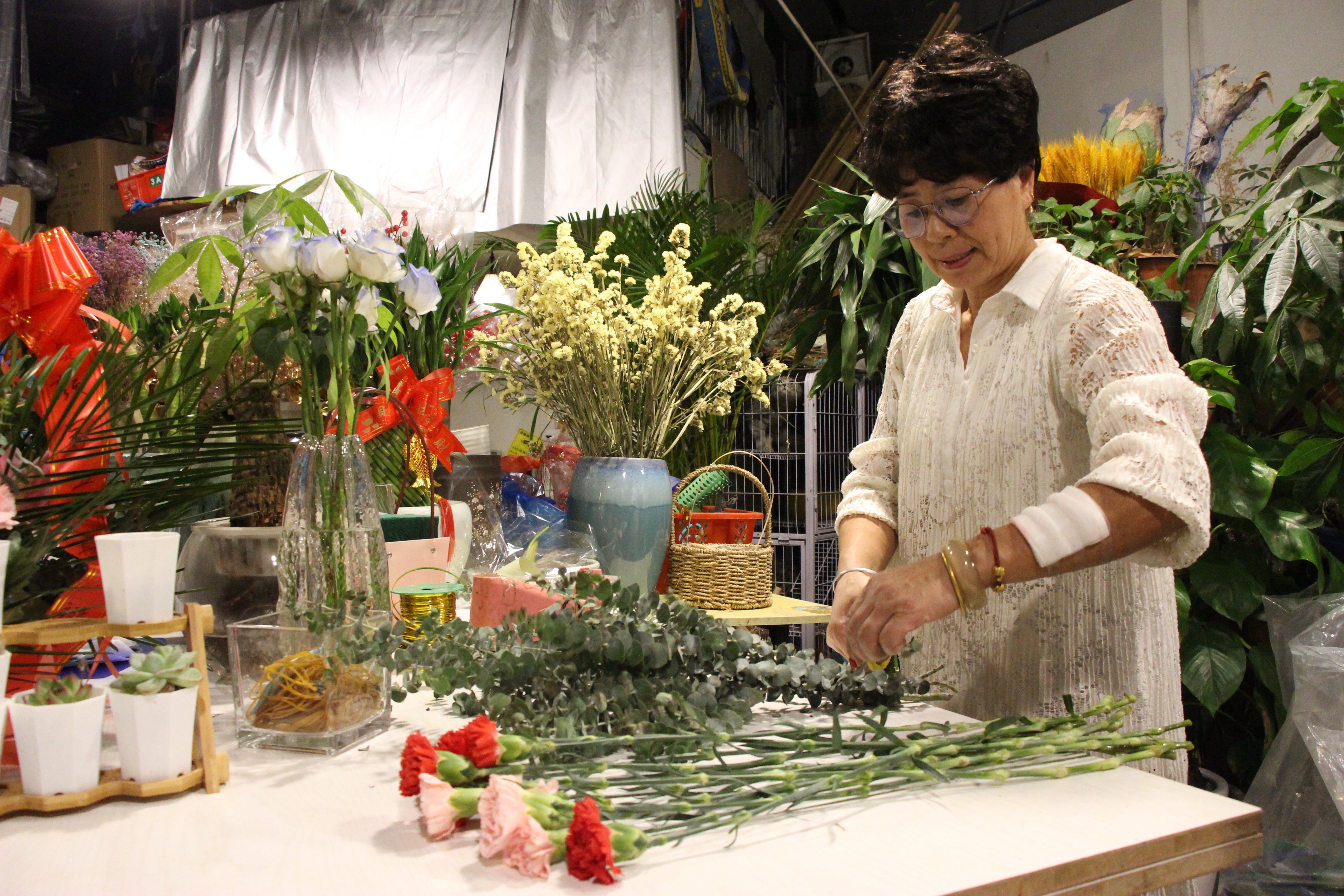 鲜花寄托祝福 “母亲节”马尾鲜花走俏