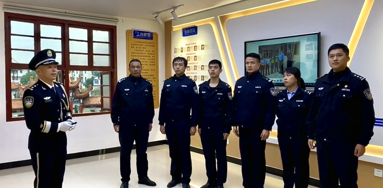 亭江派出所组织民警到林祥春劳模和工匠人才创新工作室参观交流