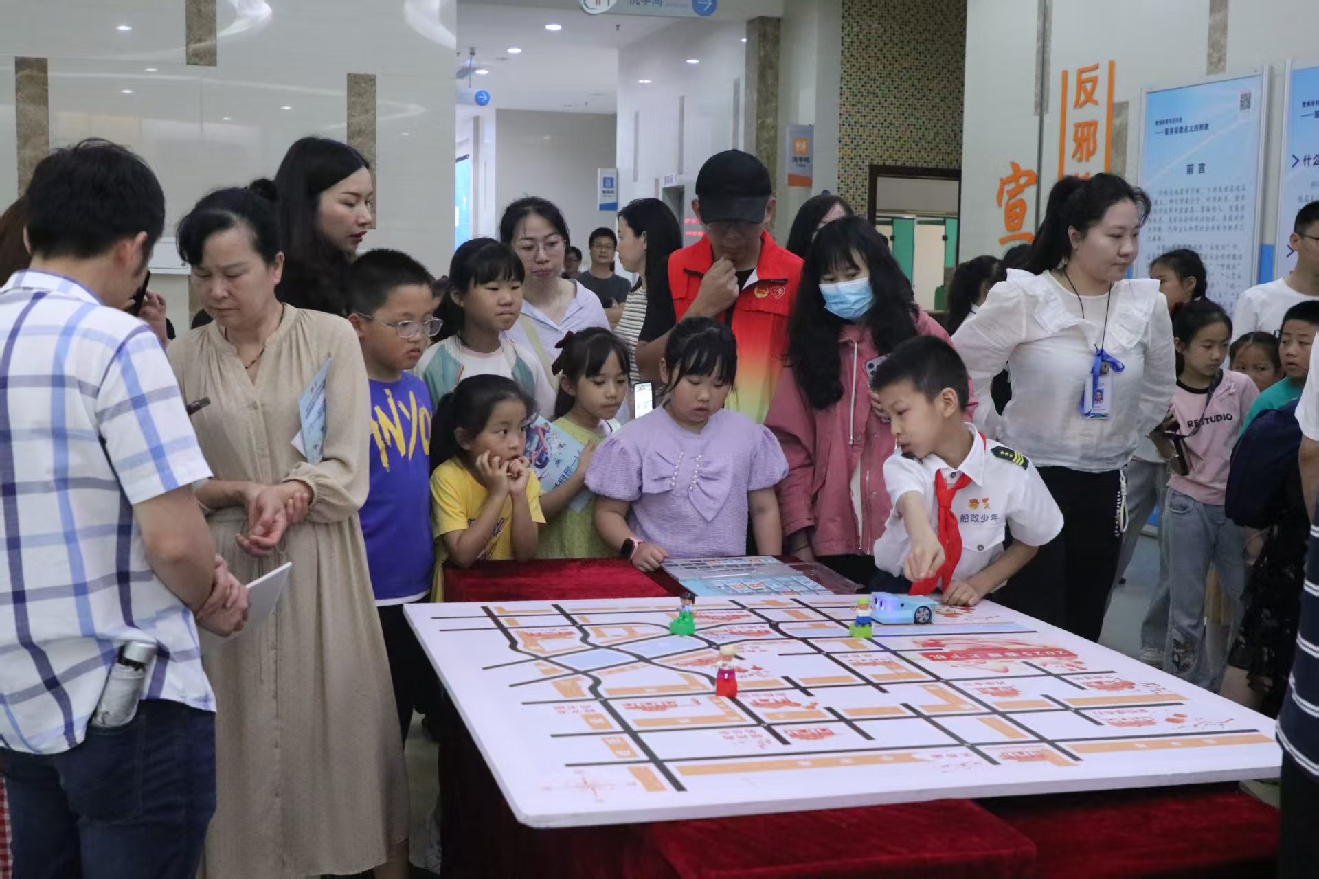 马尾区开展少年科技寻踪大冒险微剧游六一游园汇活动