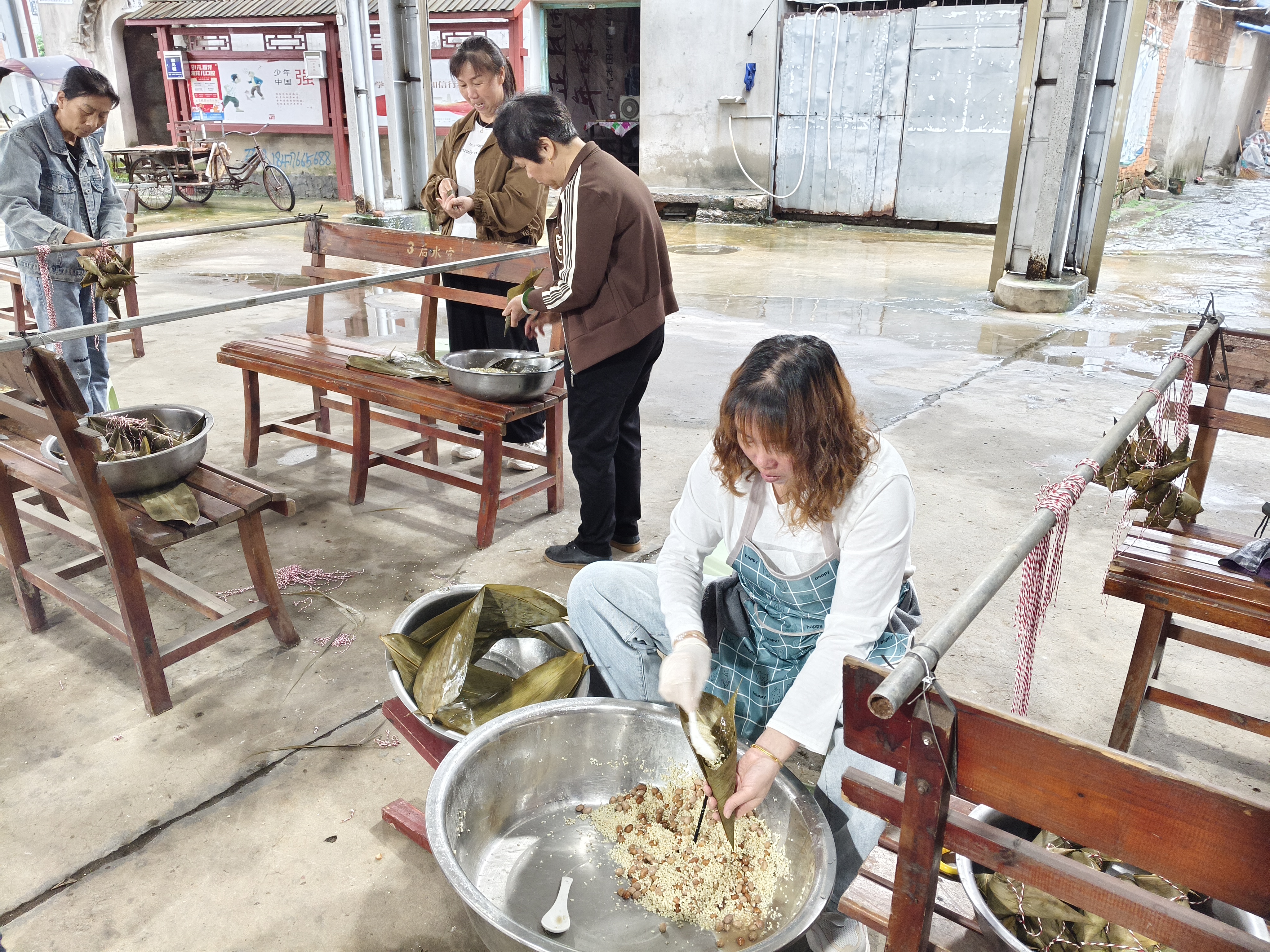 庆端午佳节​ ，琅岐后水村老少齐聚品传统烟火气