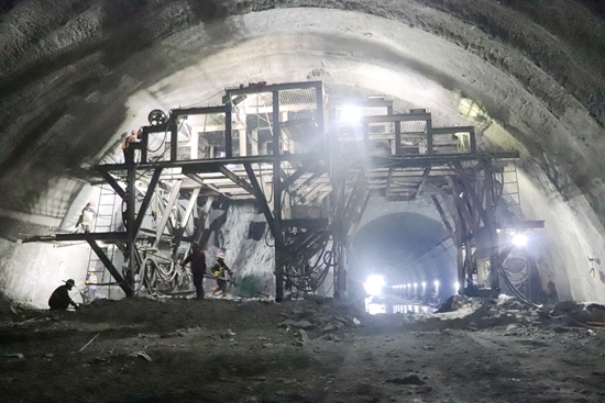 马尾隧道拓宽改造明年春节前实现北洞洞通