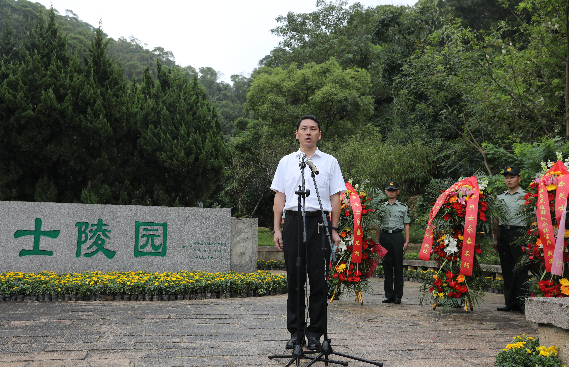 马尾区举办向人民英雄敬献花篮活动