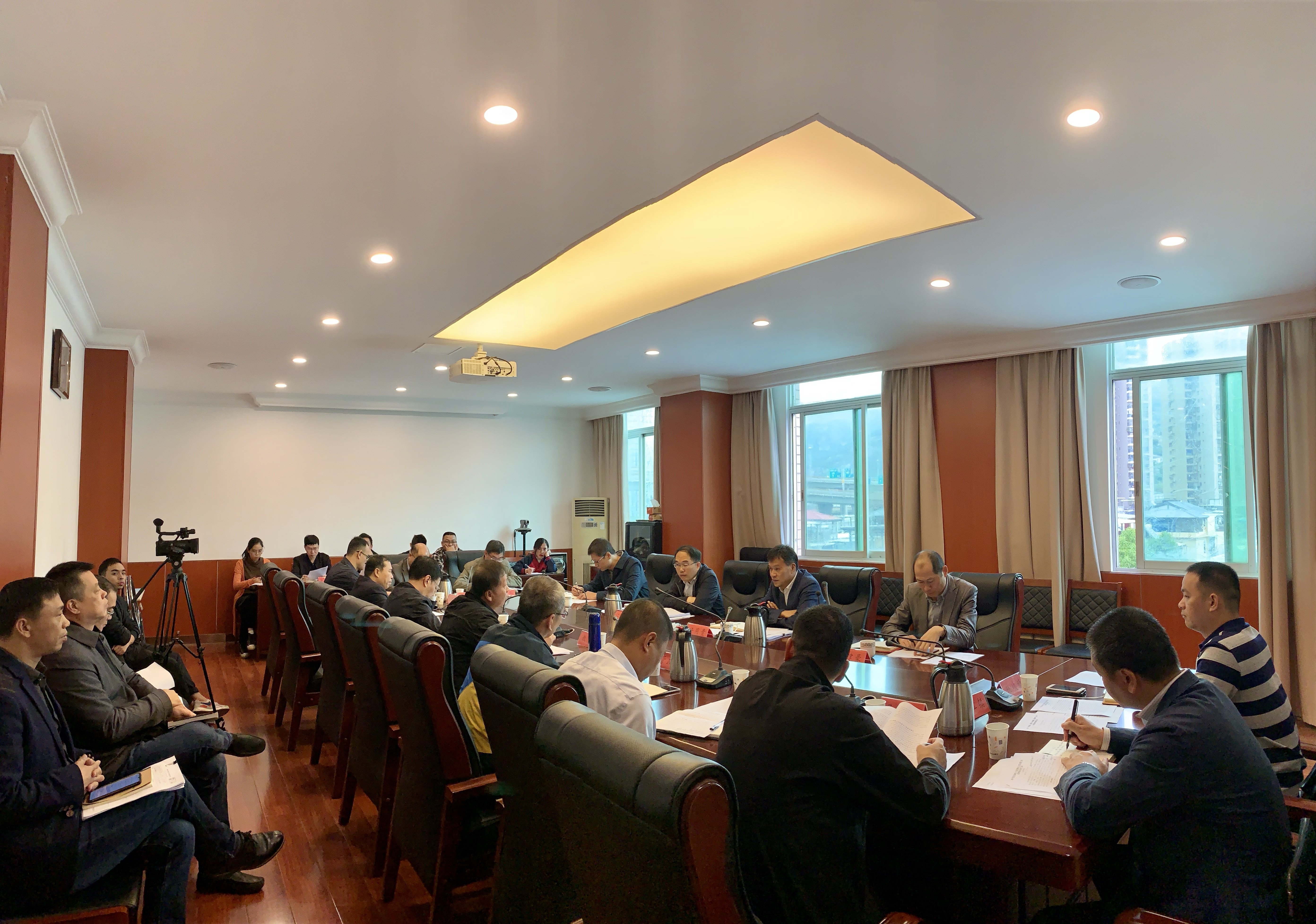 “找差距、抓落实、解难题、化积案”专题会召开