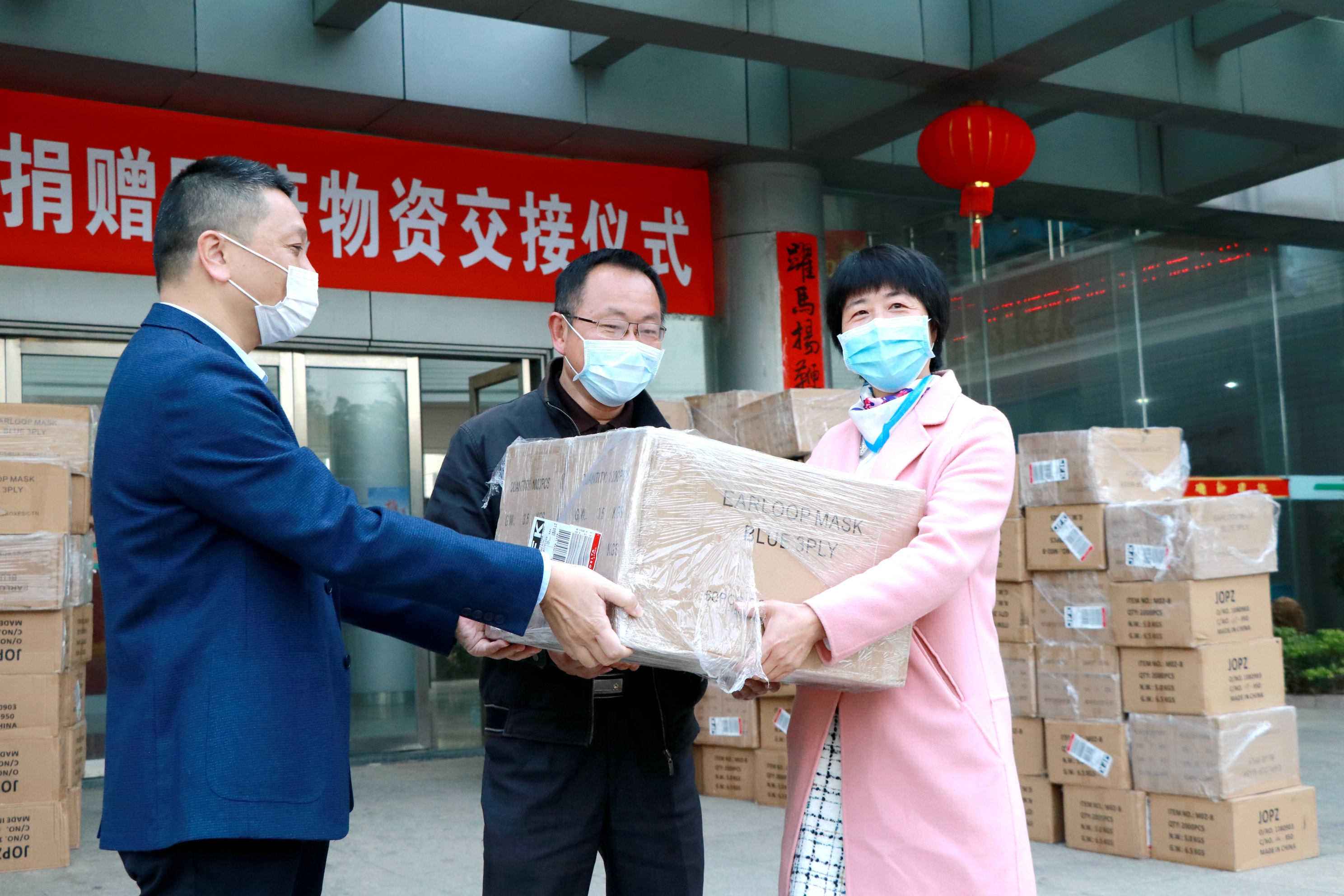 亭江海外乡亲捐赠的218000个口罩到了！