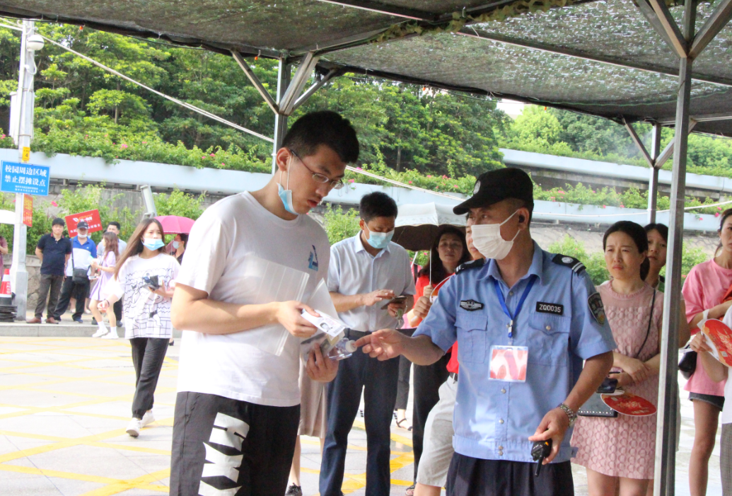 高考首日马尾直击：见证疫情防控下的人生大考