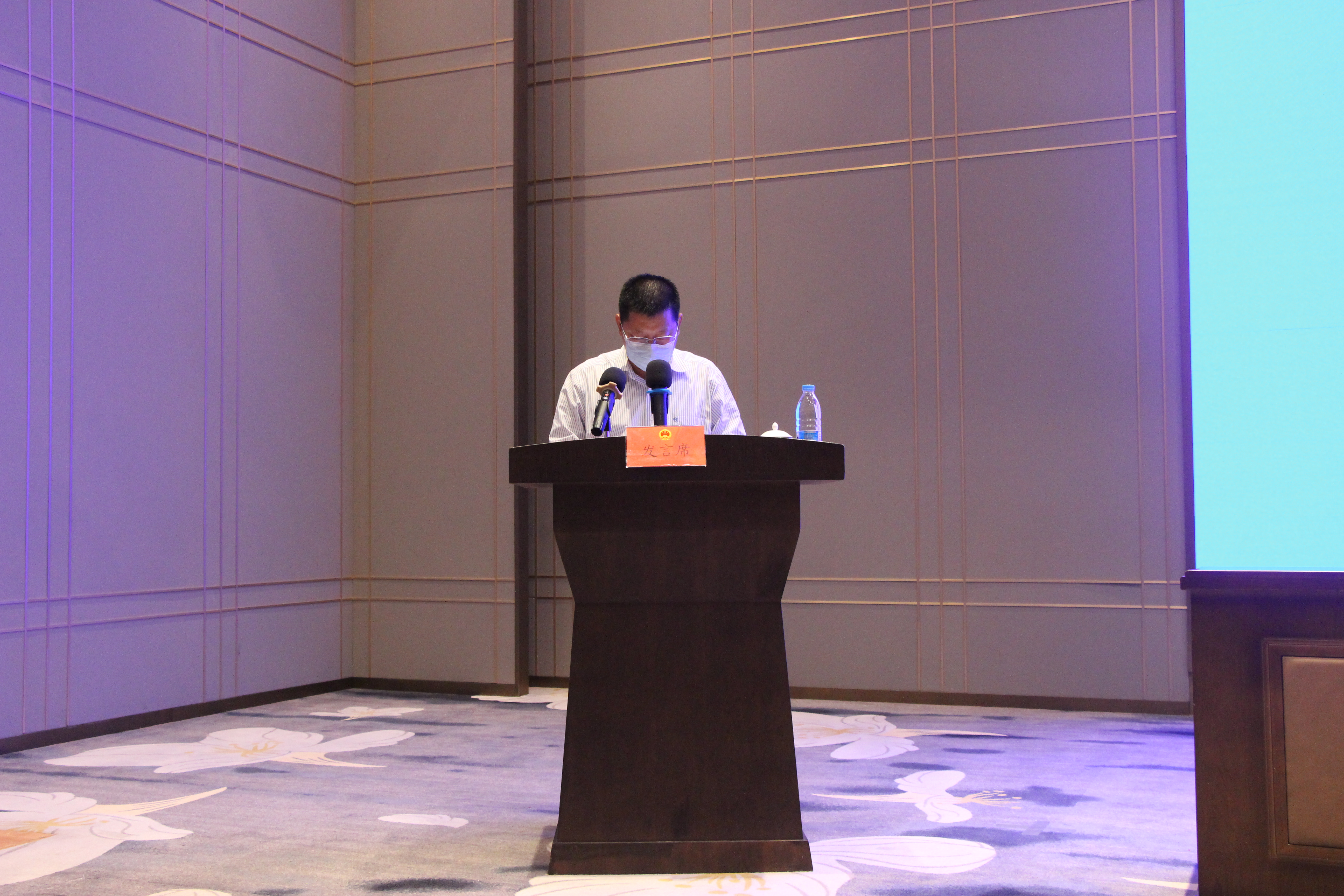 2022年区十一届人大代表培训暨“一府两院”政情通报会召开
