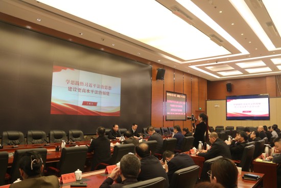 区委理论学习中心组（扩大）会议召开