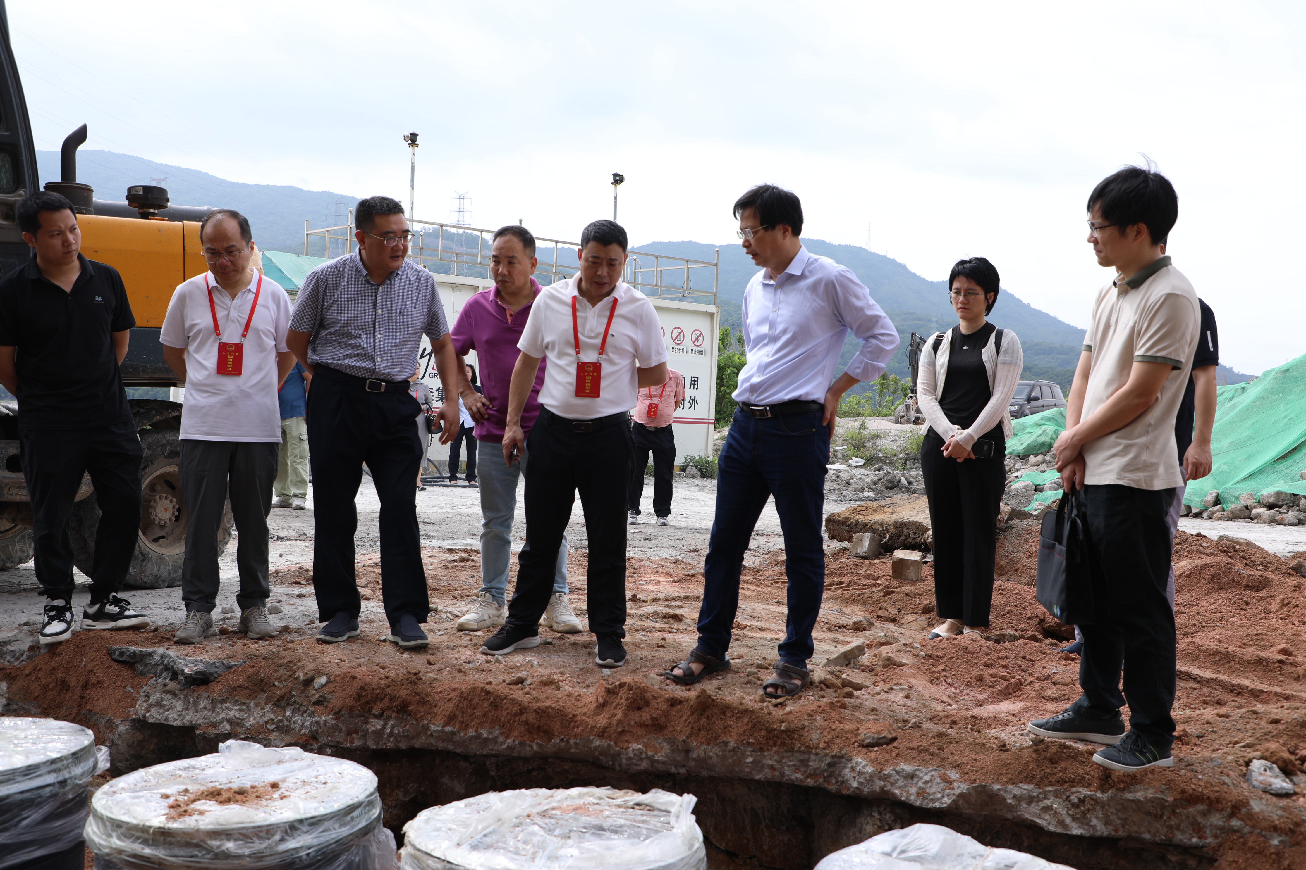区人大常委会领导带队开展生态环境质量状况和生态环境保护目标完成情况调研